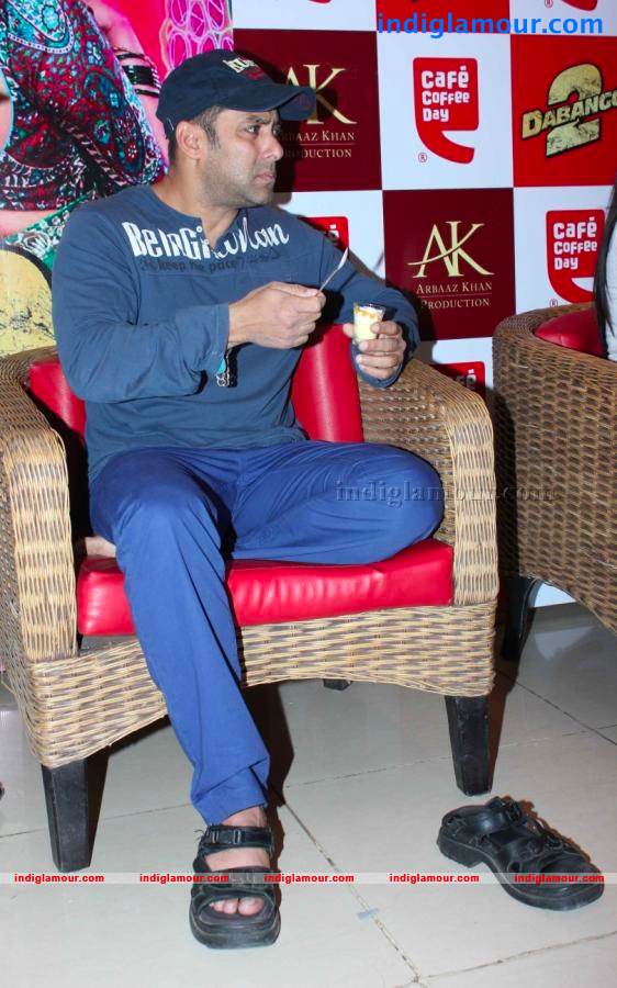 Salman And Sonakshi At Coffee Day Flavours Launch Event hd photo