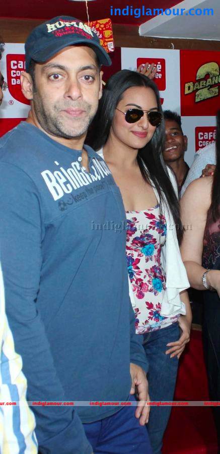 Salman And Sonakshi At Coffee Day Flavours Launch Event hd photo