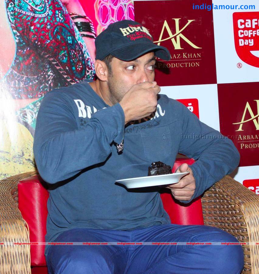 Salman And Sonakshi At Coffee Day Flavours Launch Event hd photo