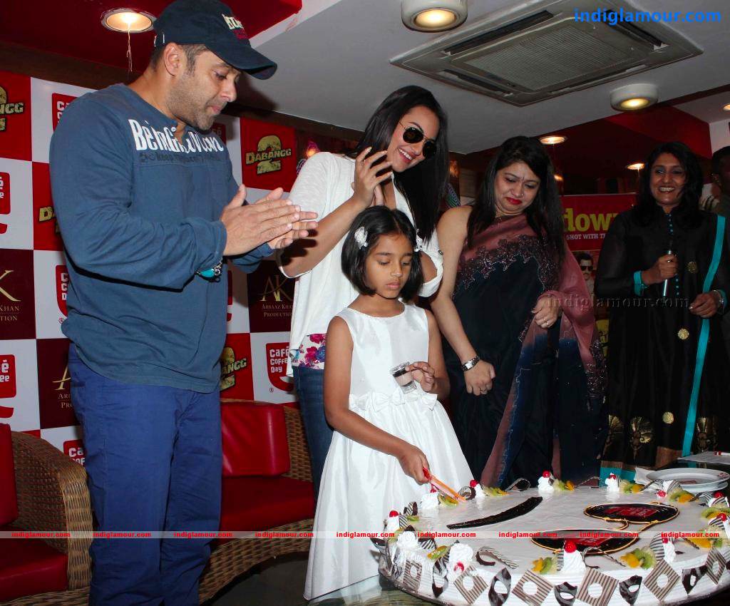 Salman And Sonakshi At Coffee Day Flavours Launch Event hd photo