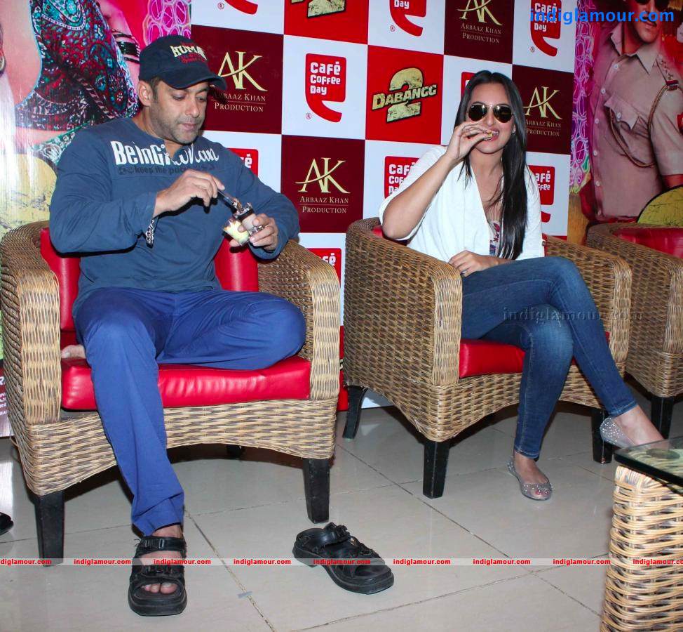 Salman And Sonakshi At Coffee Day Flavours Launch Event hd photo