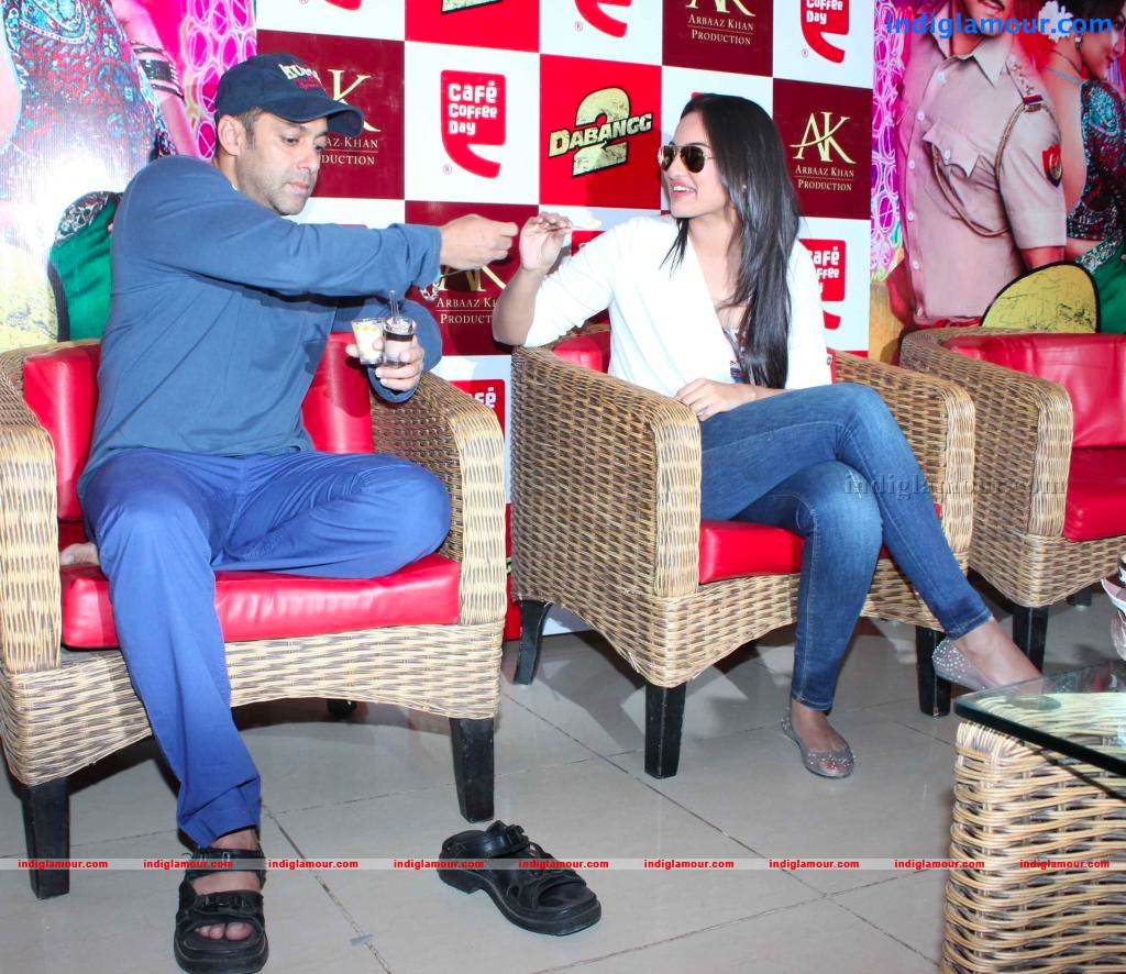 Salman And Sonakshi At Coffee Day Flavours Launch Event hd photo