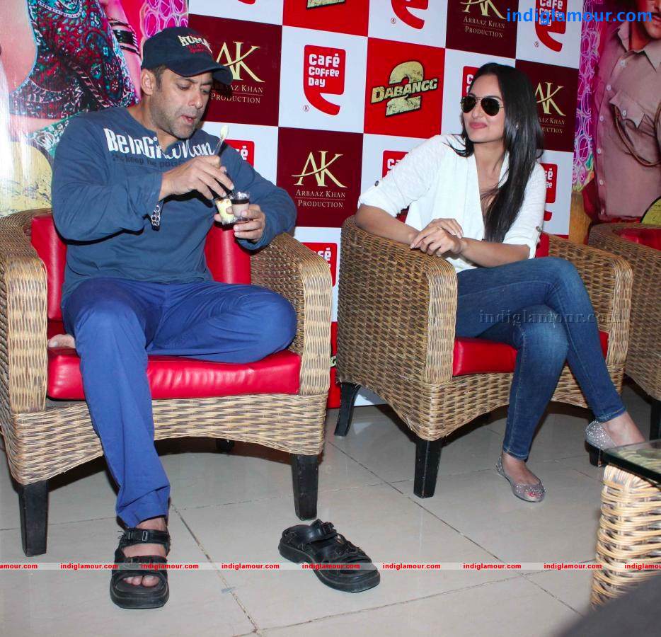 Salman And Sonakshi At Coffee Day Flavours Launch Event hd photo