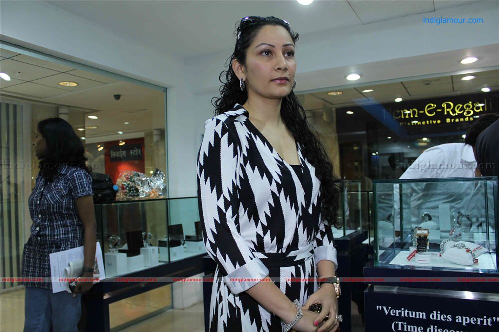 Manyata Dutt Launches Rotary Watches Event hd photo