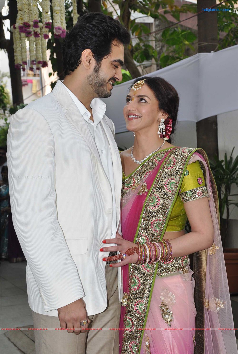 Esha Deol Engaged To Bharat Takhtani Event hd photo