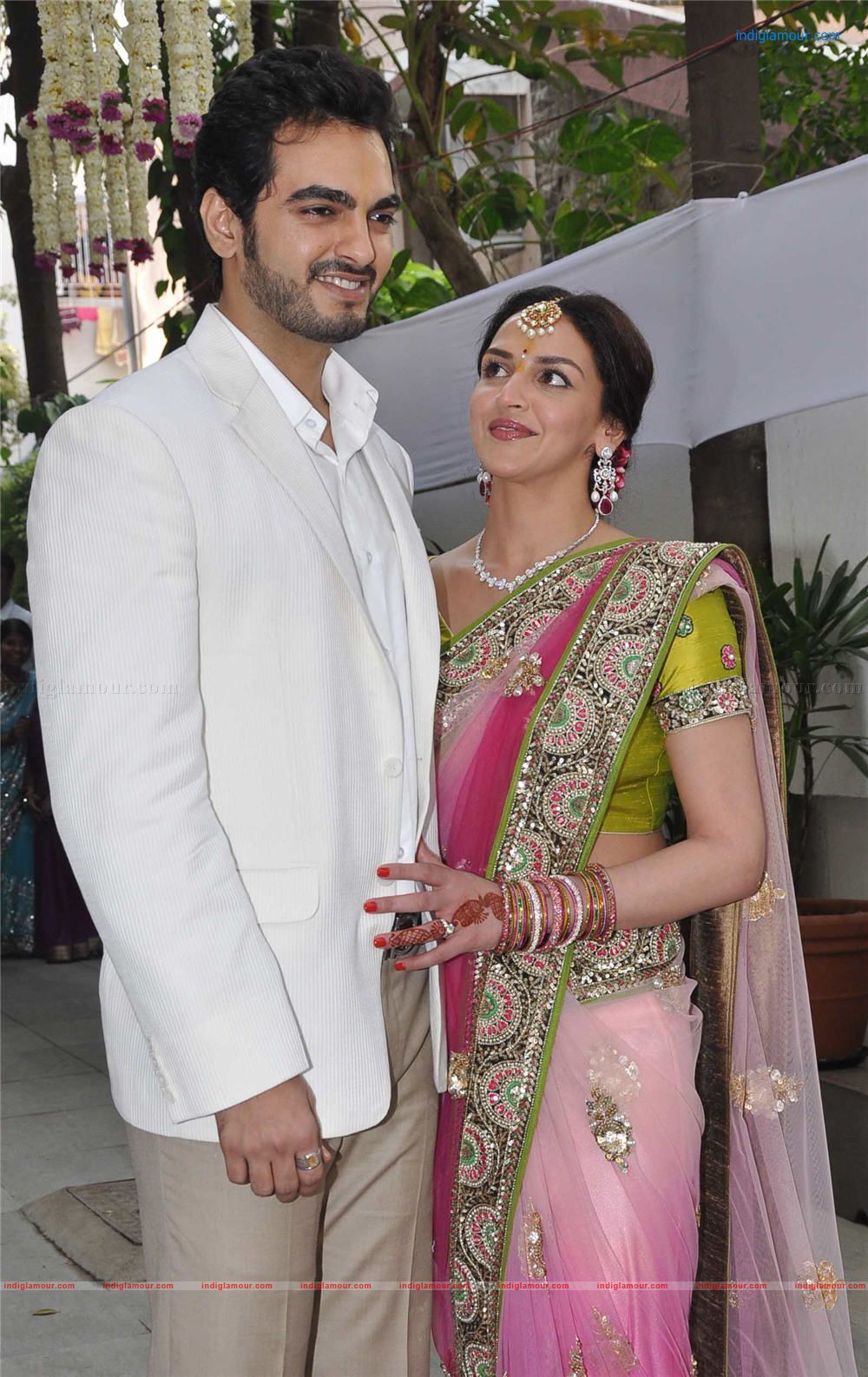 Esha Deol Engaged To Bharat Takhtani Event hd photo
