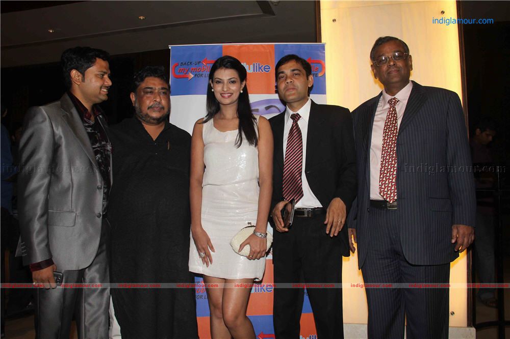 Sayali Bhagat Launches Cellulike Data Card Event hd photo