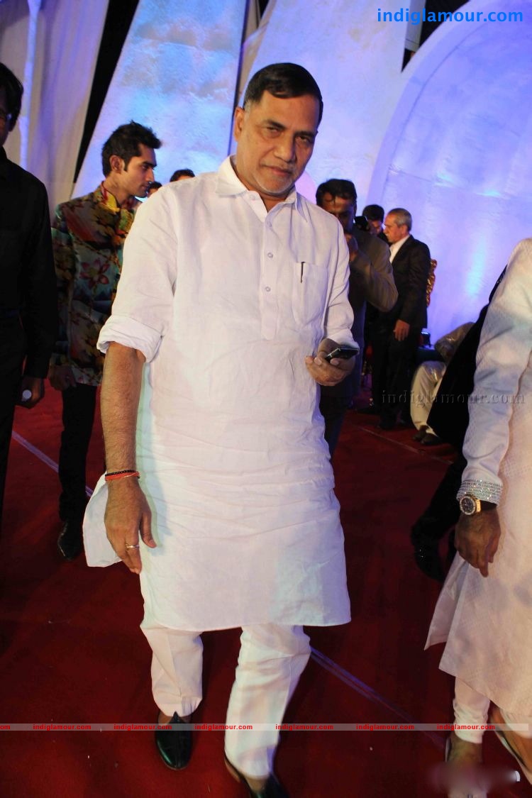 Bollywood Stars At Suhail and Sandiya Marraige Reception Event hd photo
