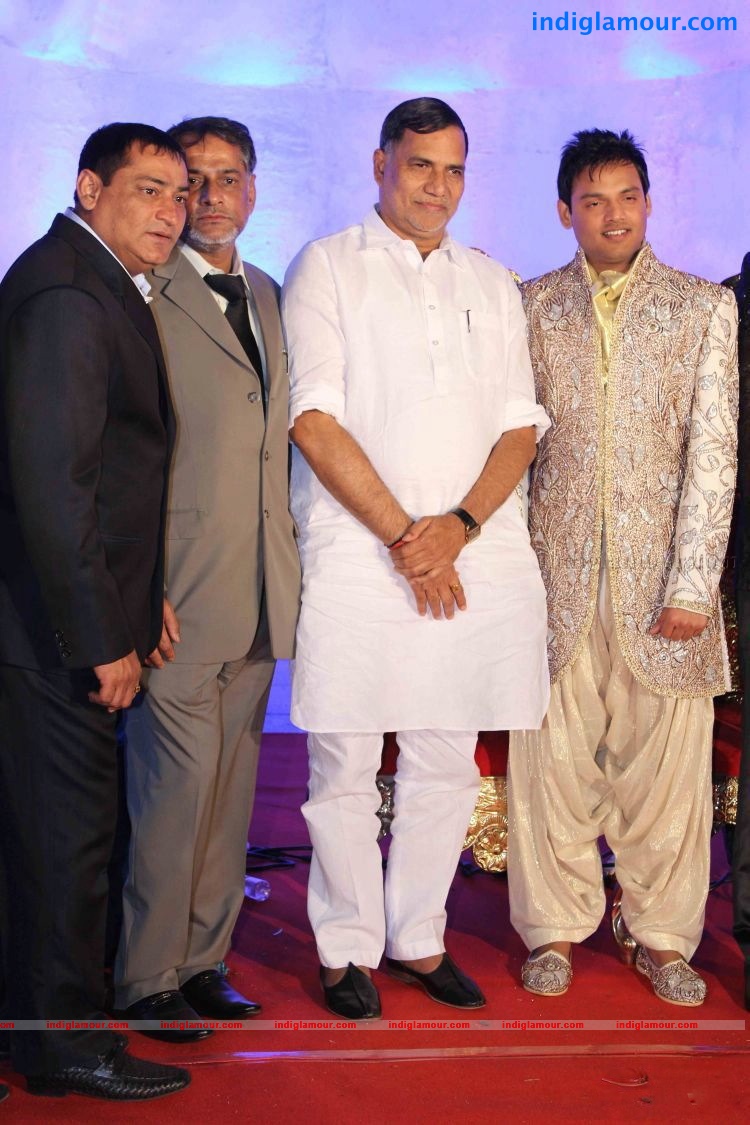 Bollywood Stars At Suhail and Sandiya Marraige Reception Event hd photo
