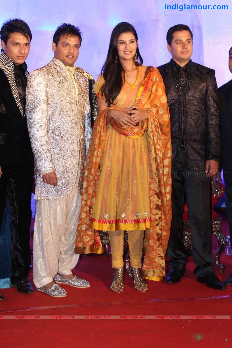 Bollywood Stars At Suhail and Sandiya Marraige Reception Event hd photo