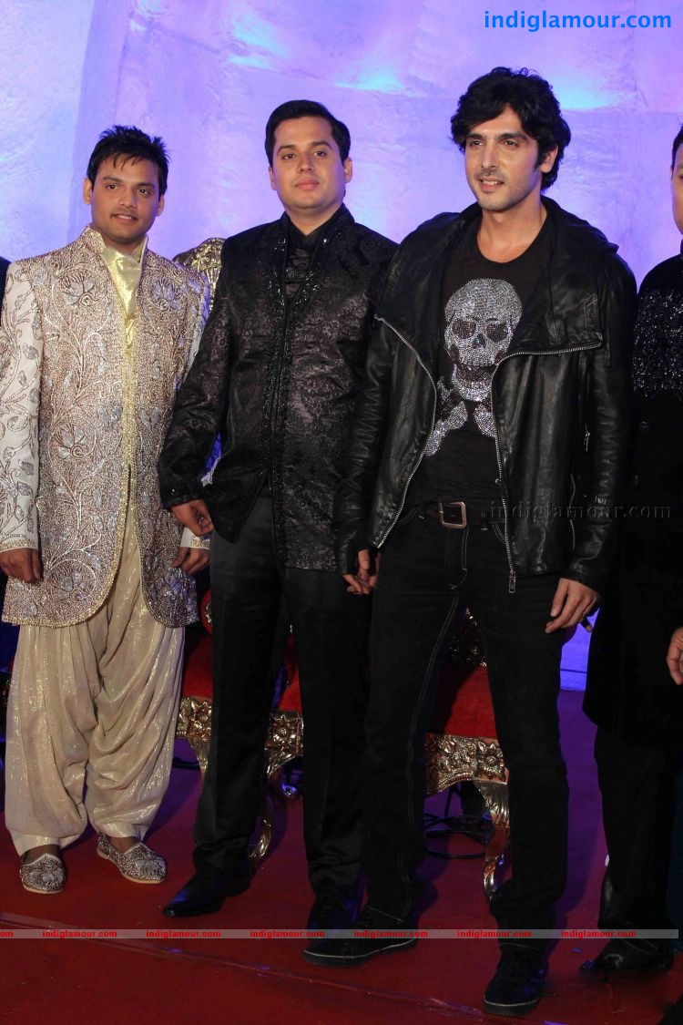 Bollywood Stars At Suhail and Sandiya Marraige Reception Event hd photo