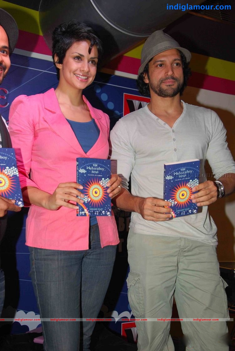 Farhan Akhtar Gul Panag launches Wednesday Soul Novel Photos Event hd photo
