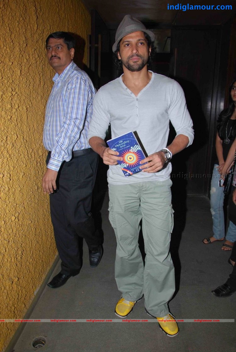 Farhan Akhtar Gul Panag launches Wednesday Soul Novel Photos Event hd photo