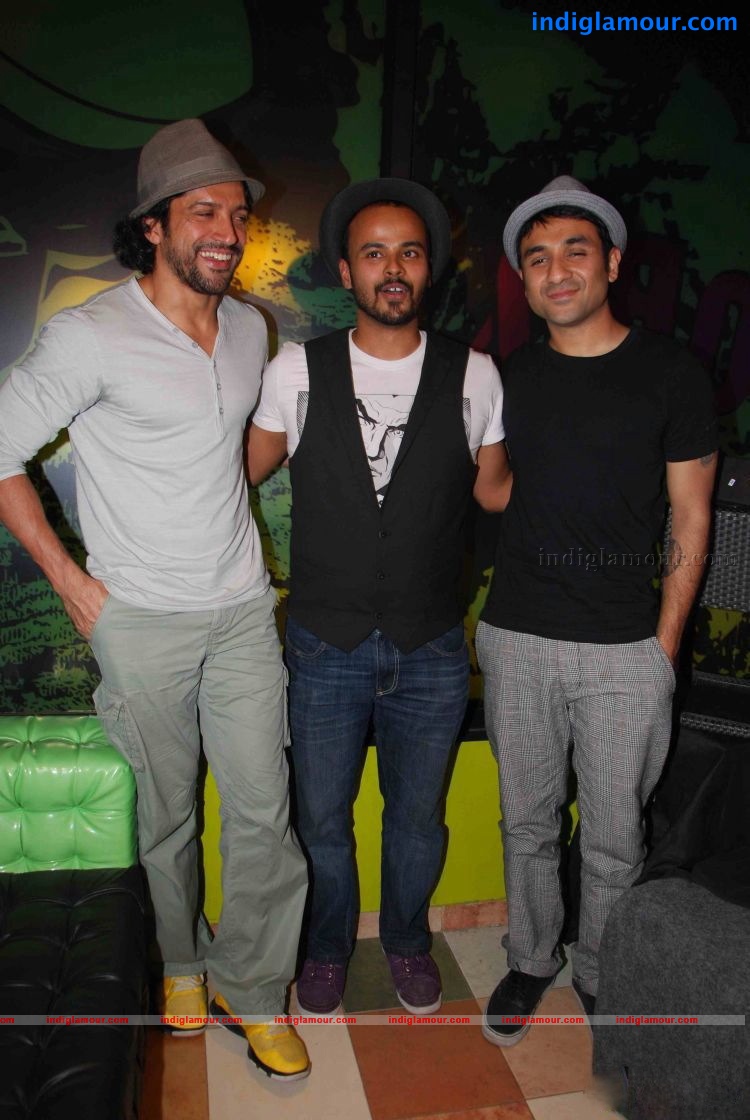 Farhan Akhtar Gul Panag launches Wednesday Soul Novel Photos Event hd photo