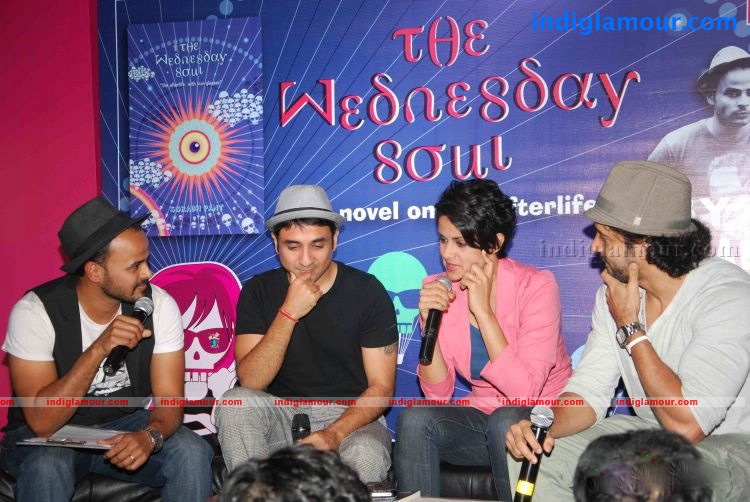 Farhan Akhtar Gul Panag launches Wednesday Soul Novel Photos Event hd photo