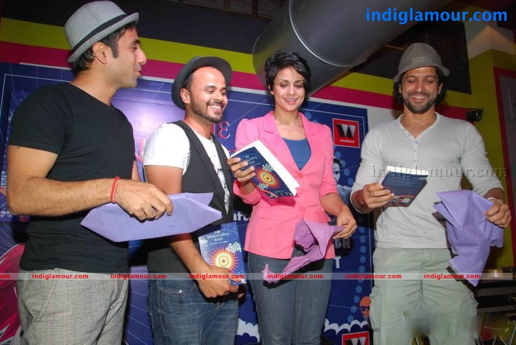 Farhan Akhtar Gul Panag launches Wednesday Soul Novel Photos Event hd photo