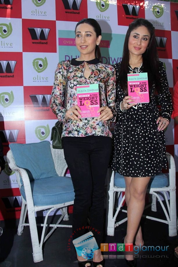 Kareena Kapoor and Karishma at the Success Party of Rujuta Diwekar Book Event hd photo