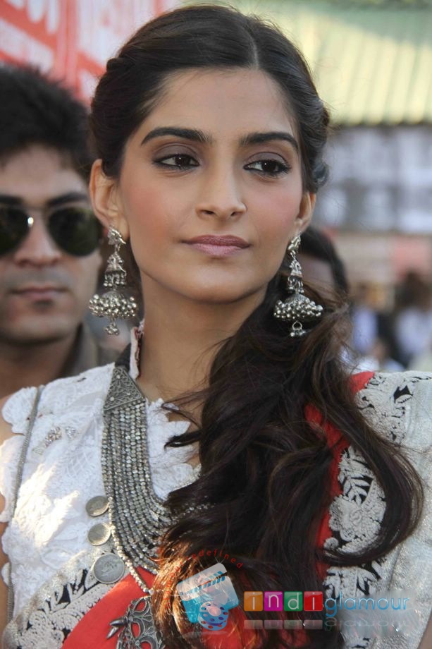 Sonam Kapoor At Hello Classic Racing Event Photos Event hd photo