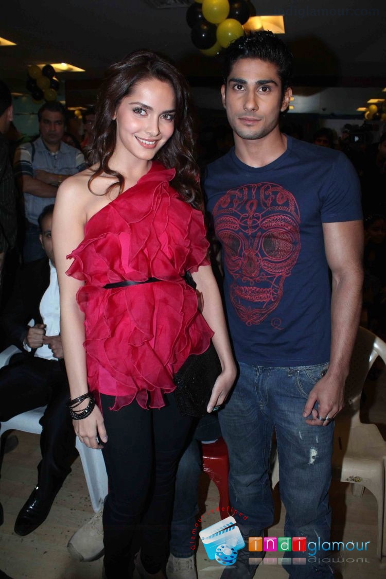 Gold Gym Bandra Calender Launch Photos Event hd photo
