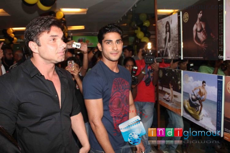 Gold Gym Bandra Calender Launch Photos Event hd photo
