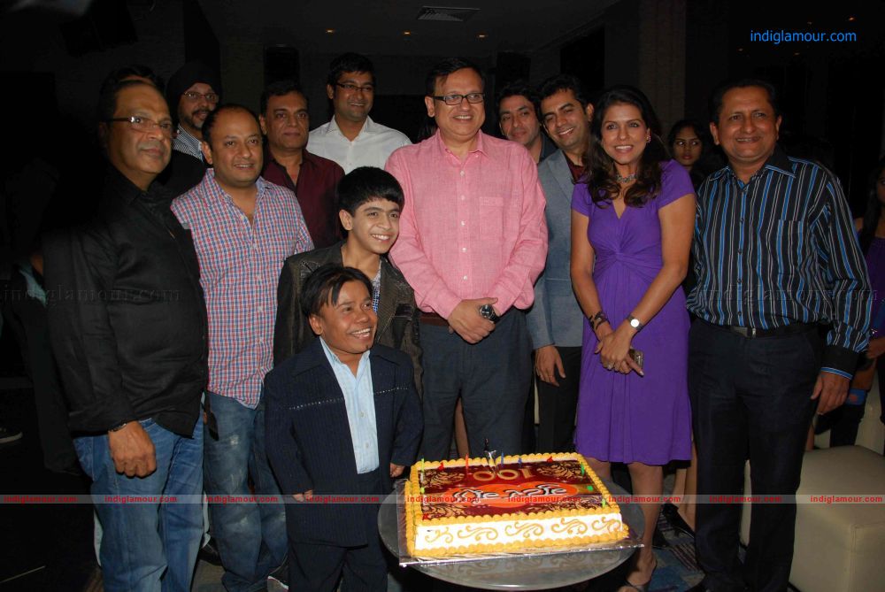 Gutar Gu 100 Episodes Celebration Event hd photo