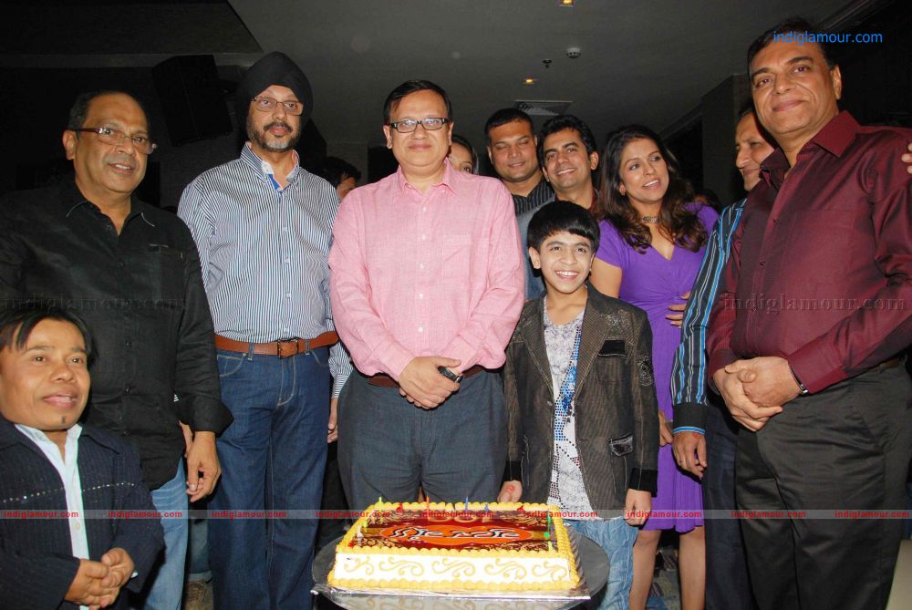 Gutar Gu 100 Episodes Celebration Event hd photo