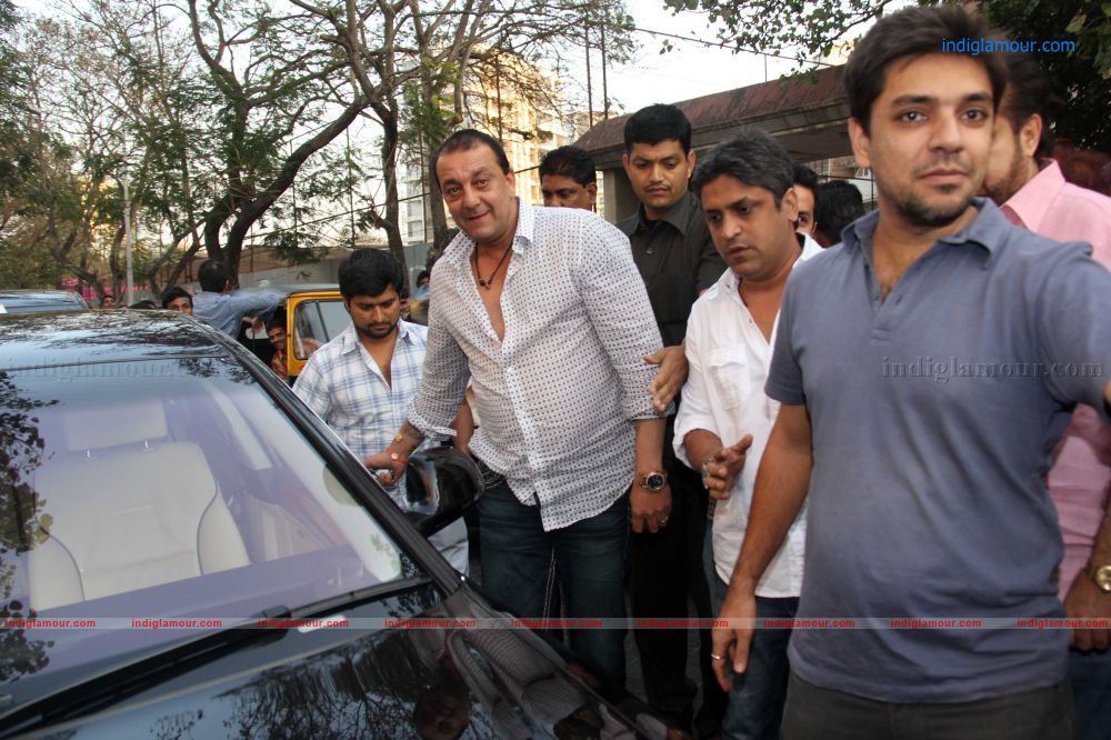 Hrithik Roshan and Sanjay Dutt visited Chandan Theatre Event hd photo