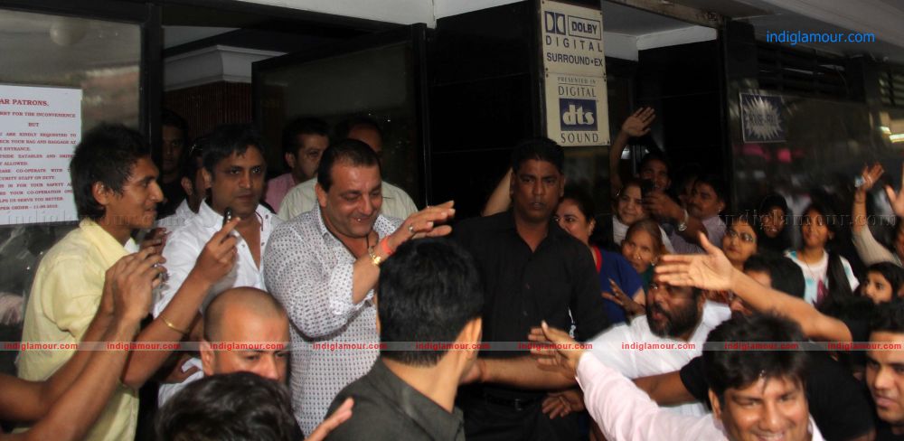 Hrithik Roshan and Sanjay Dutt visited Chandan Theatre Event hd photo