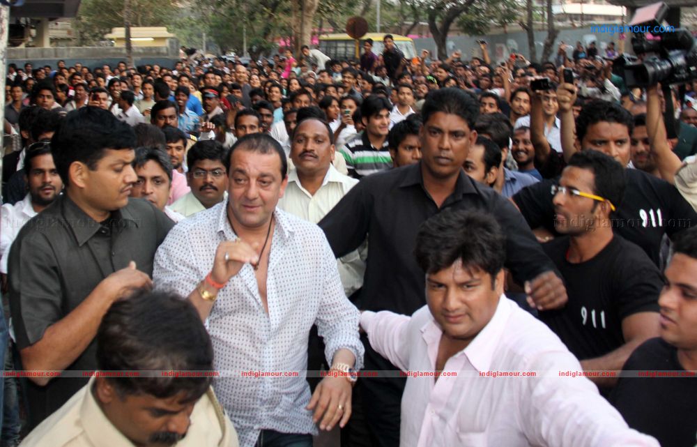 Hrithik Roshan and Sanjay Dutt visited Chandan Theatre Event hd photo