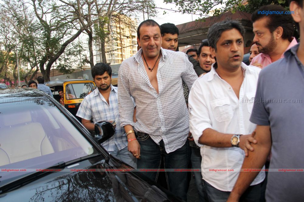 Hrithik Roshan and Sanjay Dutt visited Chandan Theatre Event hd photo