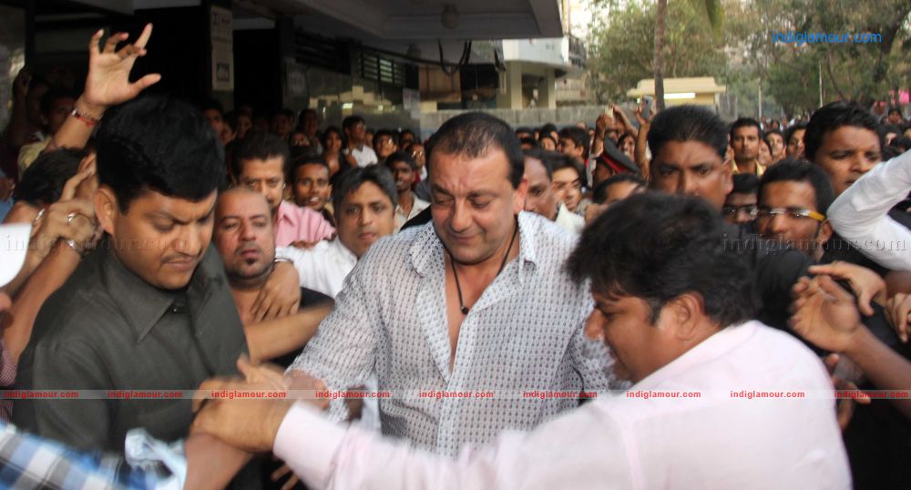Hrithik Roshan and Sanjay Dutt visited Chandan Theatre Event hd photo