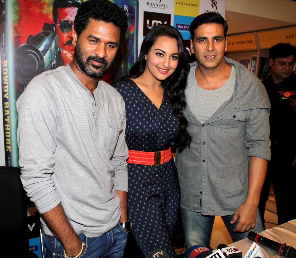 Akshay, Sonakshi at Rowdy Rathore DVD launch Event hd photo