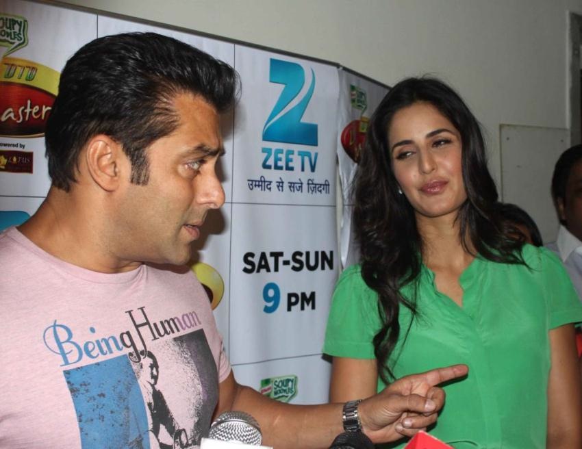 Salman And Katrina Promoting Ek Tha Tiger On DID Masters Event hd photo