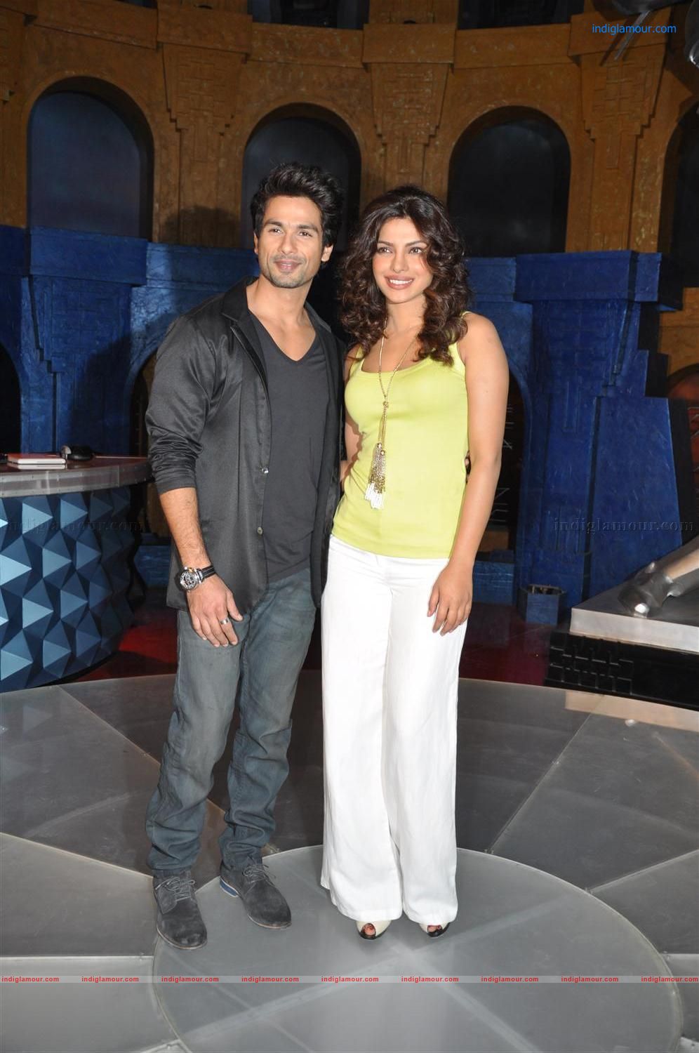 Shahid and Priyanka Promote Teri Meri Kahaani Event hd photo