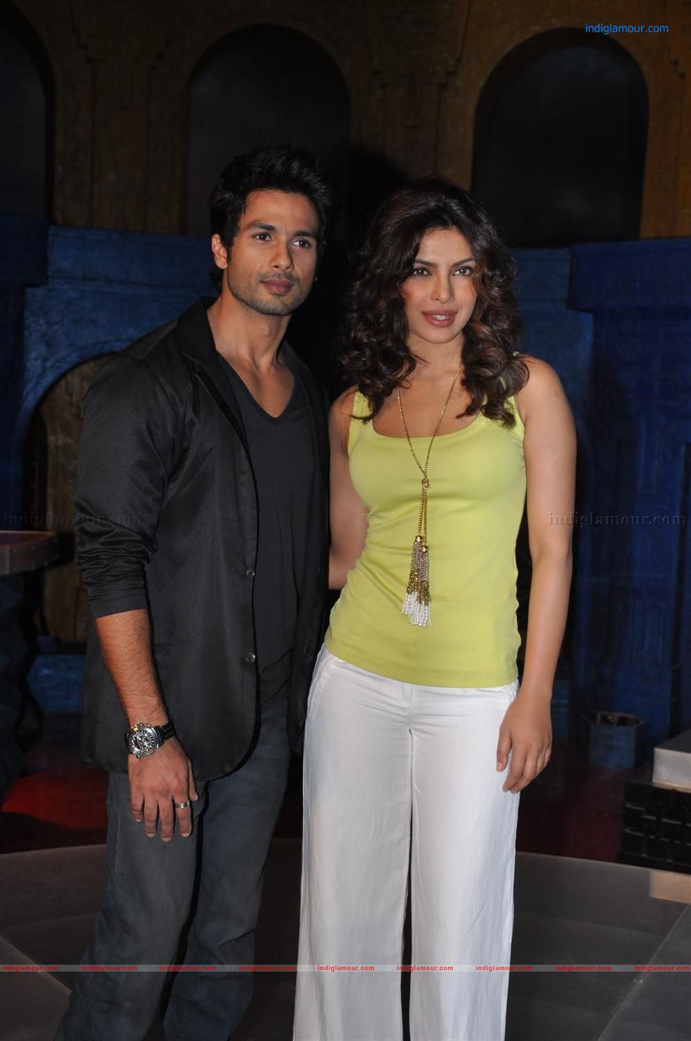 Shahid and Priyanka Promote Teri Meri Kahaani Event hd photo