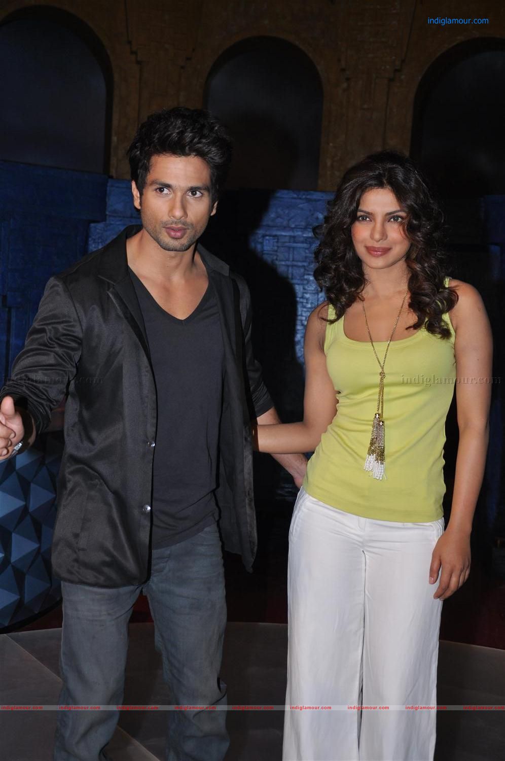 Shahid and Priyanka Promote Teri Meri Kahaani Event hd photo