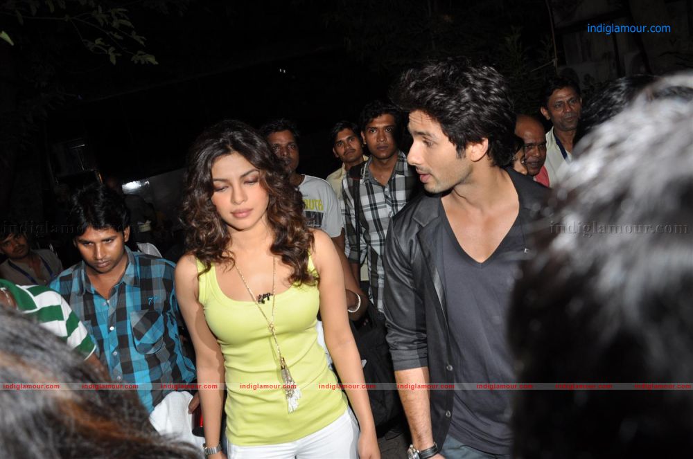 Shahid and Priyanka Promote Teri Meri Kahaani Event hd photo
