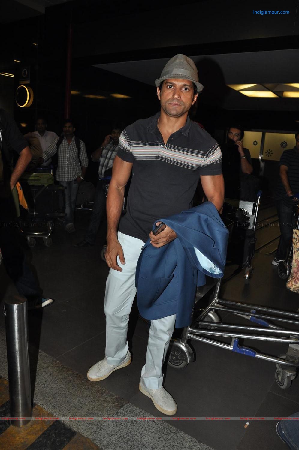Bollywood Celebs Leave for IIFA 2012 Event hd photo