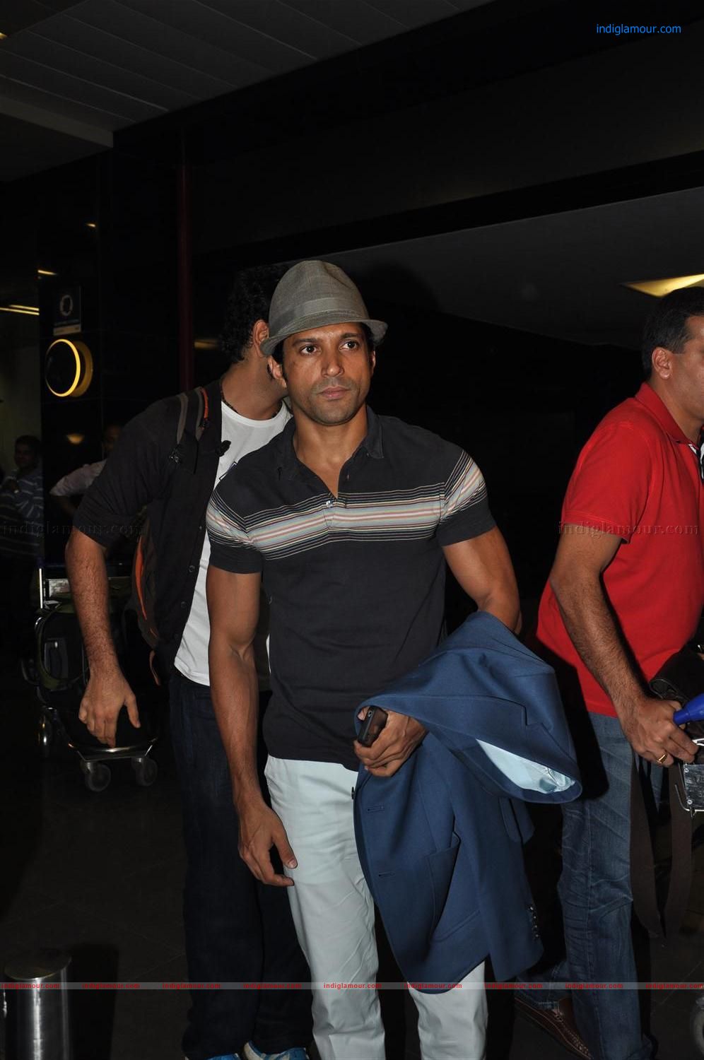 Bollywood Celebs Leave for IIFA 2012 Event hd photo