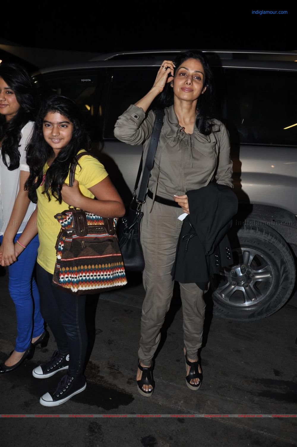 Bollywood Celebs Leave for IIFA 2012 Event hd photo