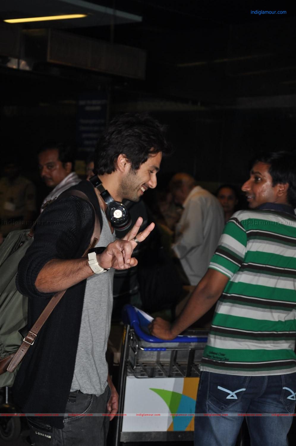 Bollywood Celebs Leave for IIFA 2012 Event hd photo