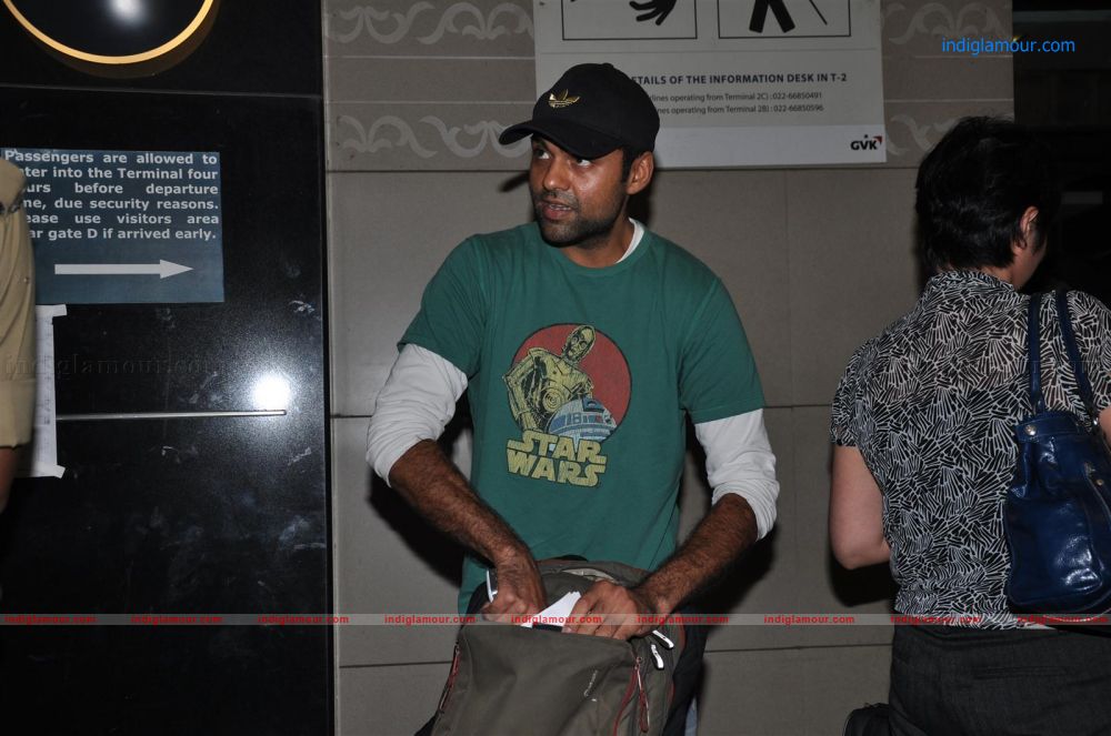 Bollywood Celebs Leave for IIFA 2012 Event hd photo