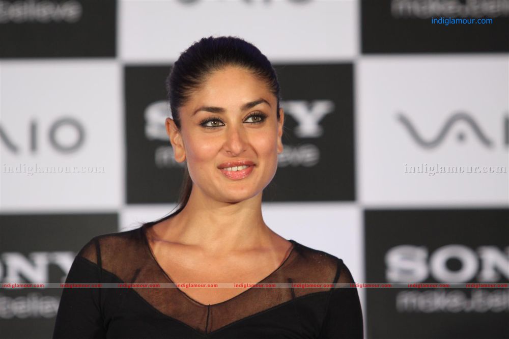 Kareena Kapoor Unveils Sony Viaos New Range Event hd photo