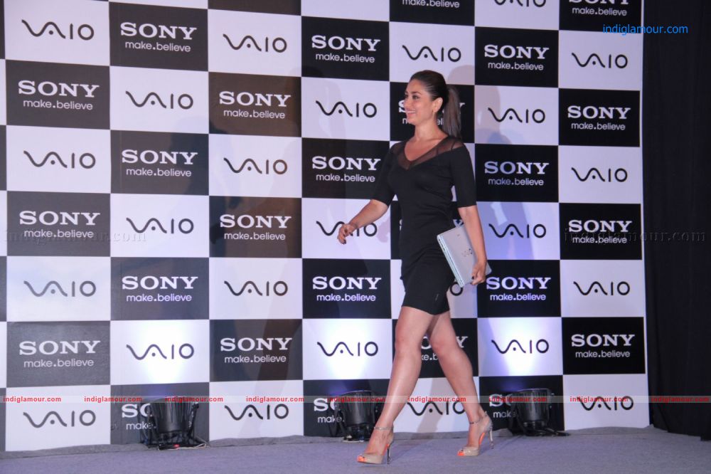 Kareena Kapoor Unveils Sony Viaos New Range Event hd photo