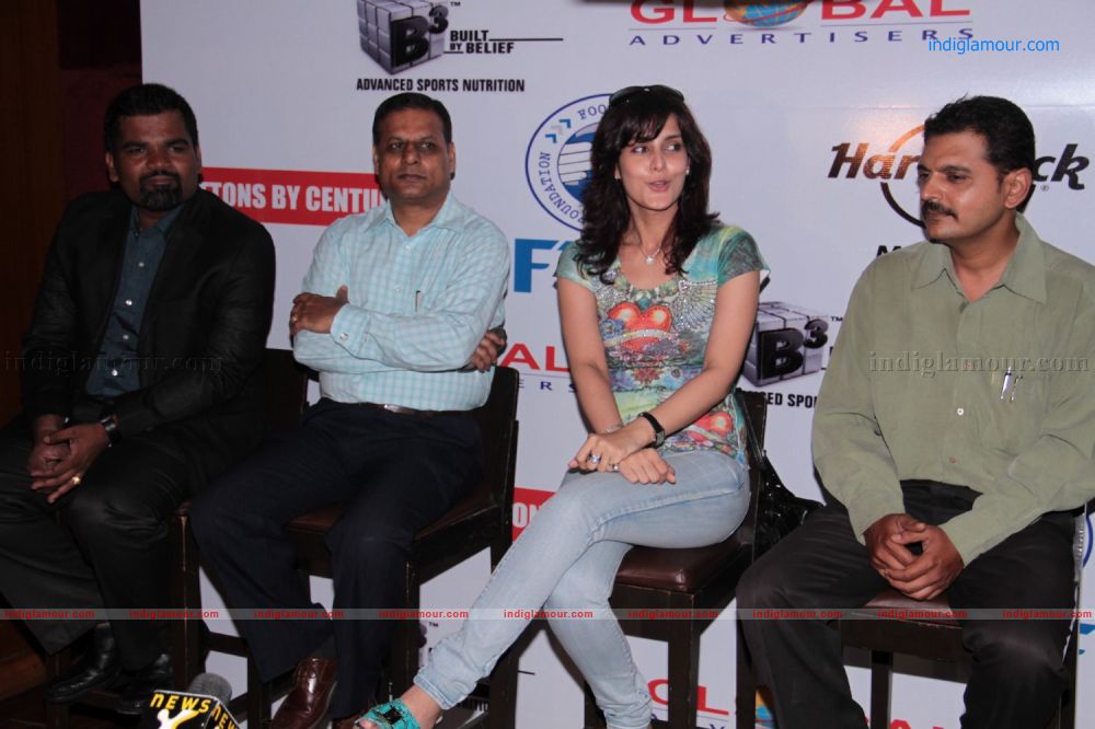 Tulip Joshi at Football Marathon 2012 Launch Event hd photo