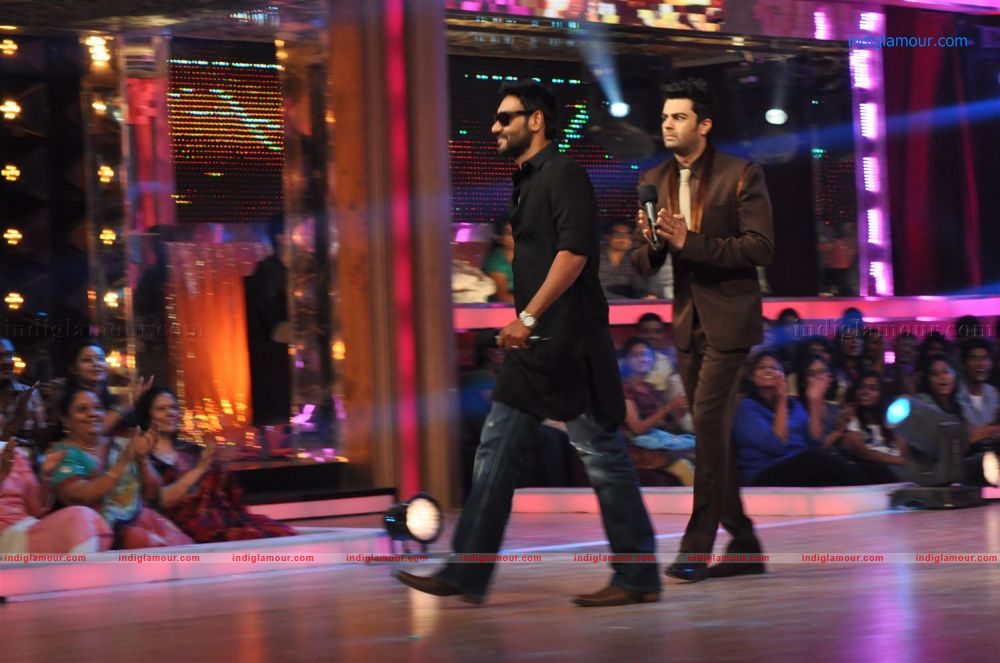 Bol Bachhan Cast on Jhalak Dikhhlaa Jaa 5 Event hd photo
