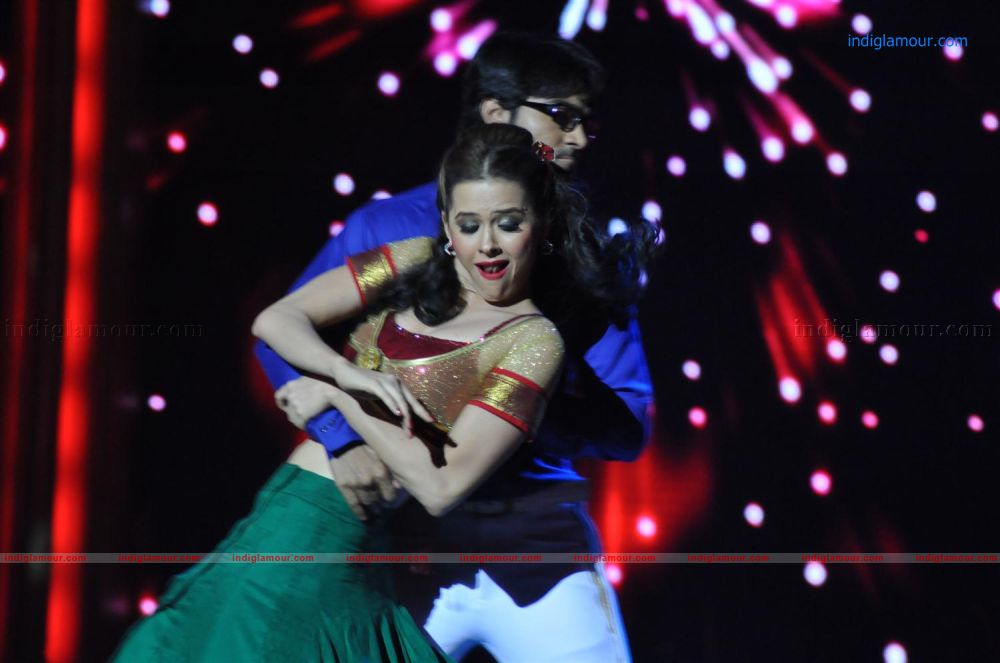 Bol Bachhan Cast on Jhalak Dikhhlaa Jaa 5 Event hd photo