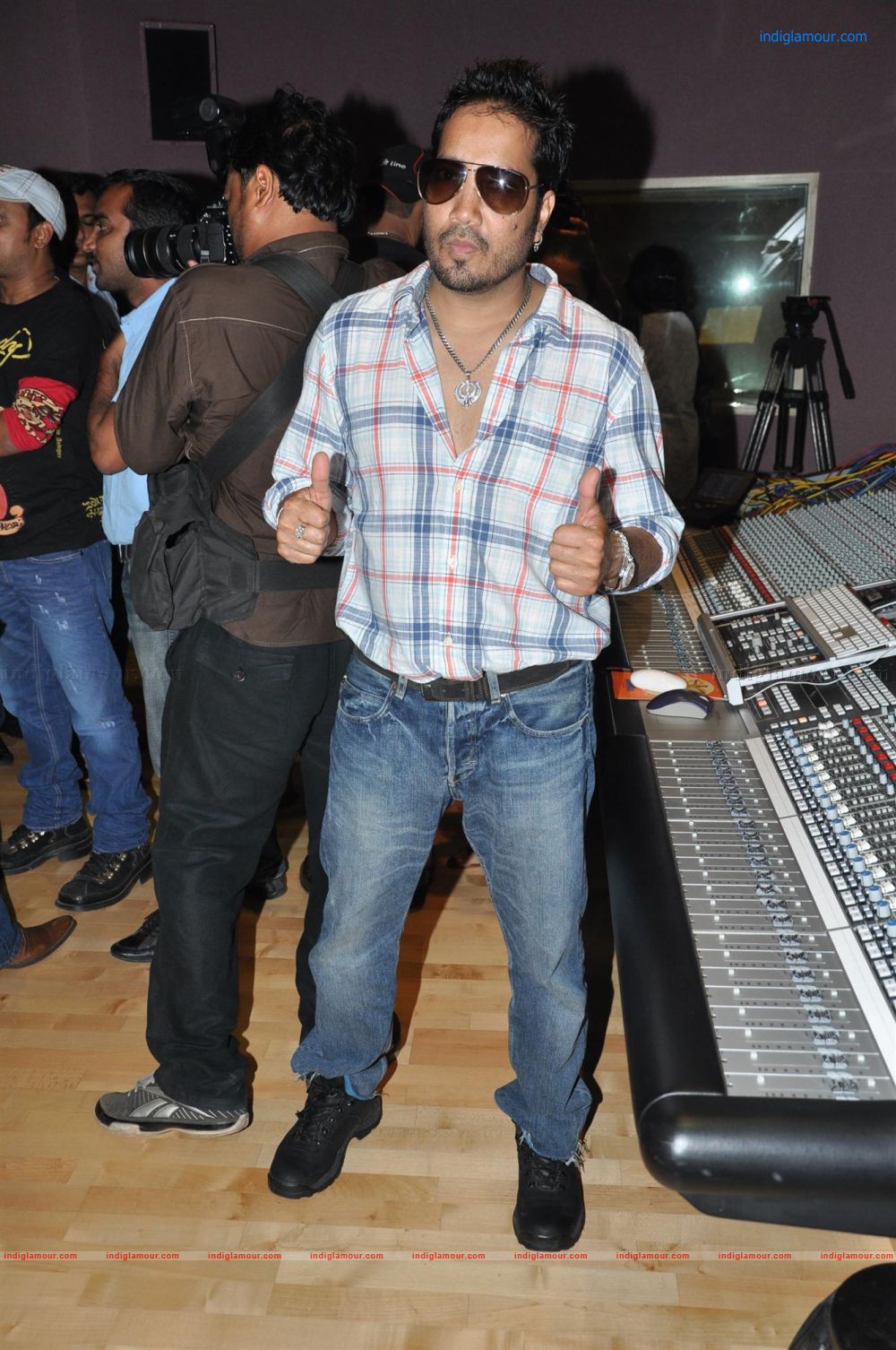 Himmatwala Song Recording Event hd photo
