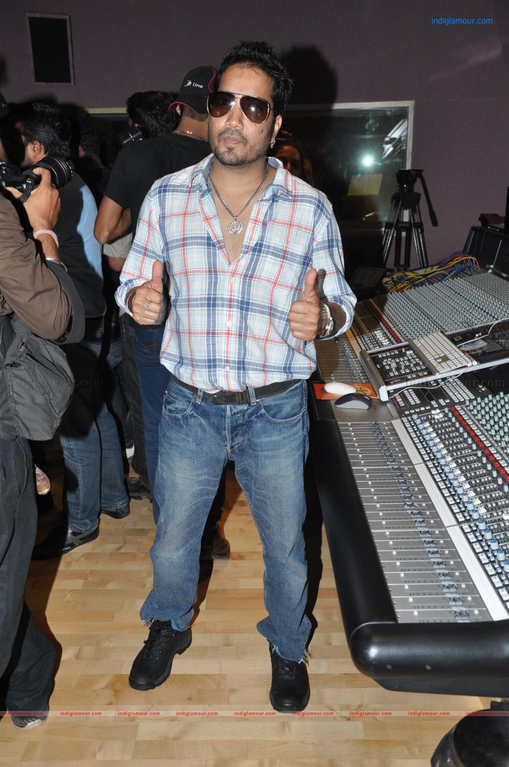 Himmatwala Song Recording Event hd photo