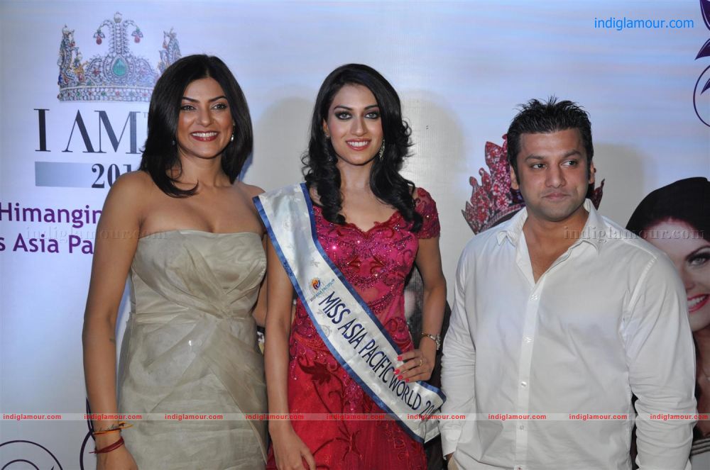 Sushmita Sen and Himangini Singh Yadu at I AM She Press Conference Event hd photo